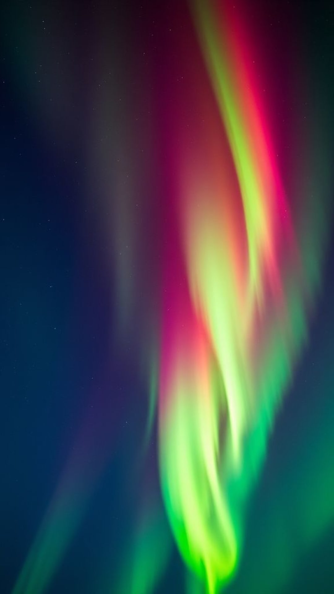 aurore boreale celestiale luci del nord cielo dinamico verde vibrante rosso viola colori turbinanti luce polarità fenomeno naturale impressionante ipnotizzante ipnotizzante