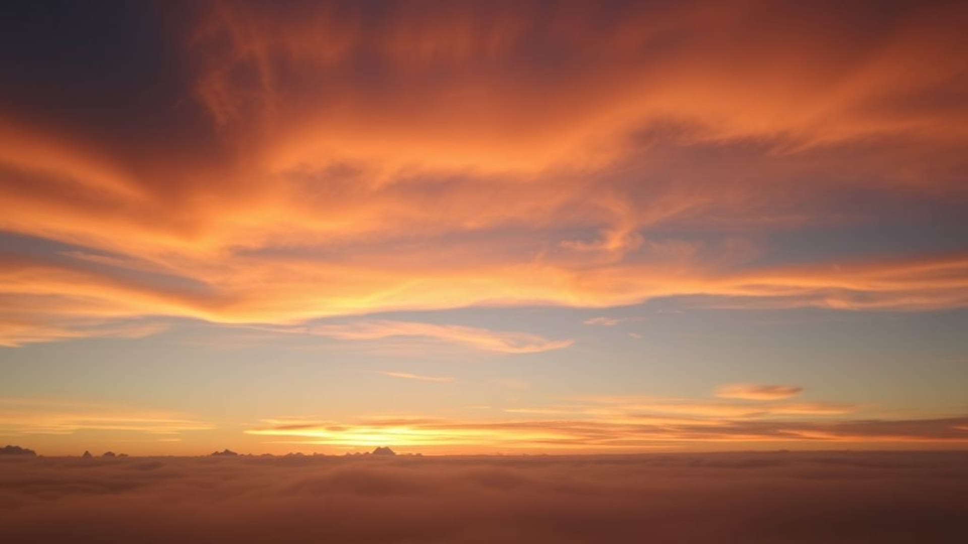 ciel de nuages qui dérivent soleil levant couchant fond ecran doux aérien rêveur brume