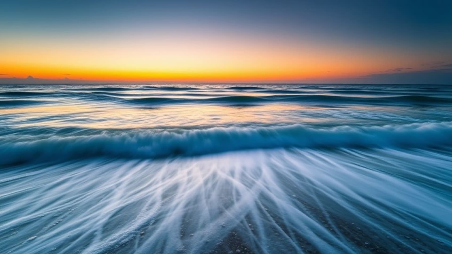 garde de dégradé de coucher de soleil vagues de l'océan photographie longue exposition sereine calme fond d'écran