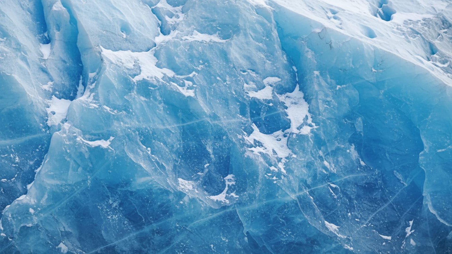 texture de glace de glacier bleue blanche froide précise murale minimaliste macro gros plan