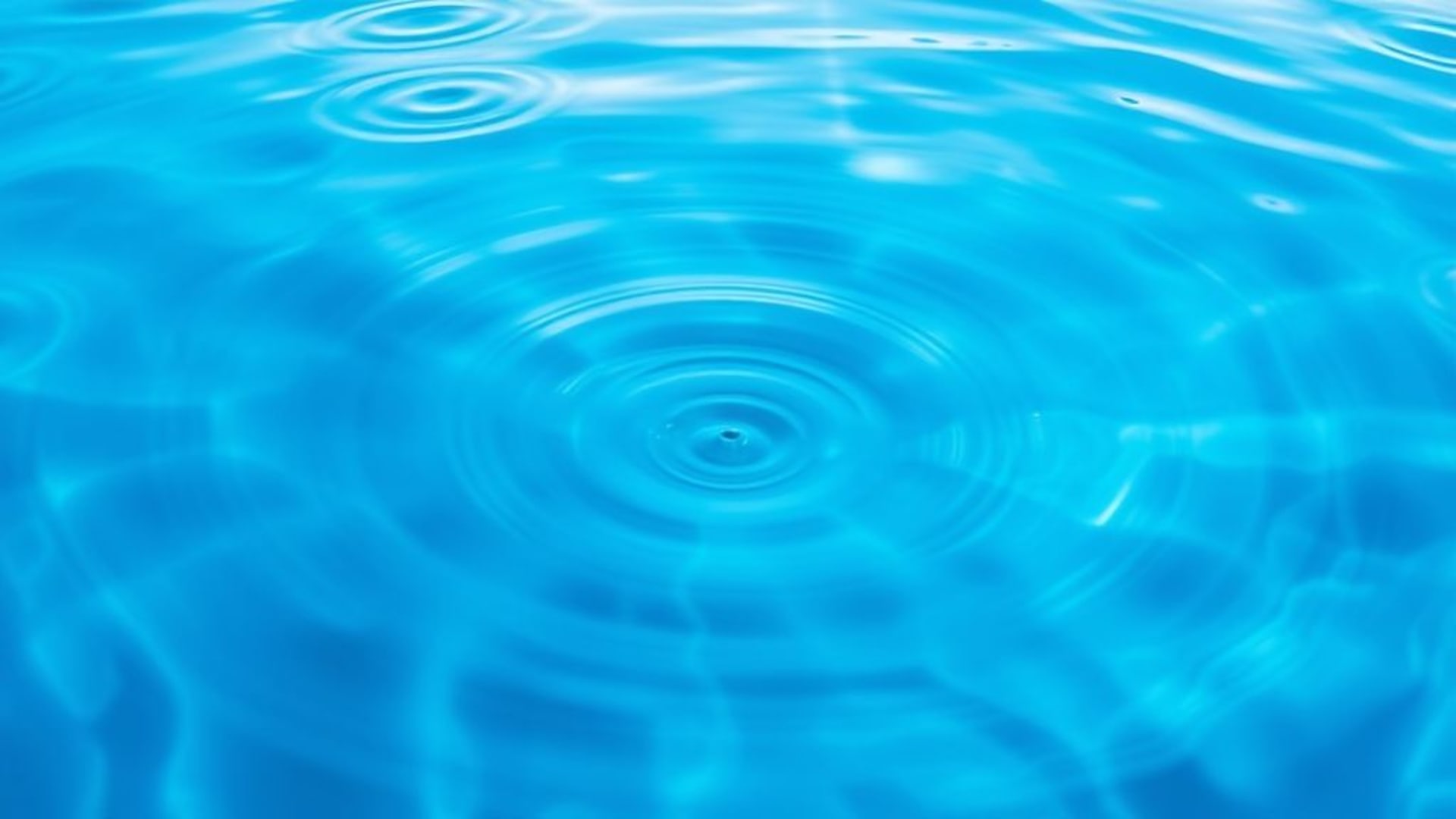 eau, ondulation, bleu, verre, reflet, aqua, lagon, vague, glacé, translucide, doux, dégradé, fond ecran, calme, sérénité, paisible