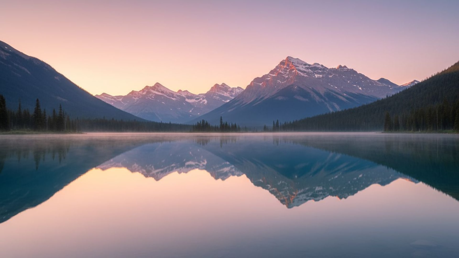 reflet sur un lac de montagne dans un paysage serein, eaux calmes, couleurs douces du lever du soleil, fond ecran